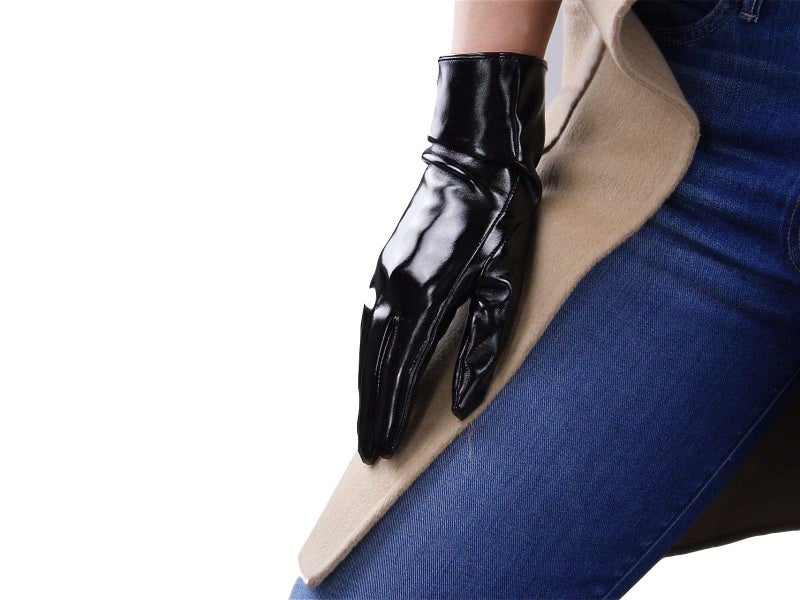 DooWay Black Latex Women Short Gloves 11-inch 28cm Shine PU Leather Faux Patent Everyday Fashion Warm Gold Weather Gloves - Image 5